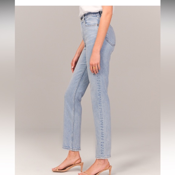 Abercrombie and fitch ankle straight ultra high rise Jean - Picture 9 of 9